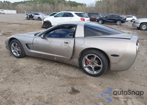 2001 Chevrolet Corvette z USA, uszkodzony, nr VIN 1G1YY22GX15101223